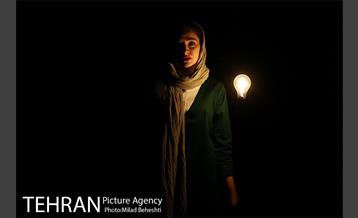 نمایش چند تکه لغزان، بر لبه سران یک وضعیت پیچان‎ 20