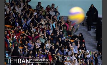 دیدار تیم های ملی والیبال ایران و استرالیا 3