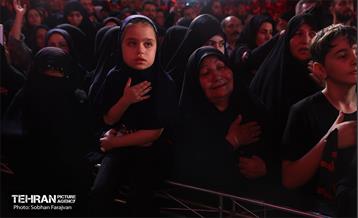 آئین بدرقه زائران اربعین در میدان آزادی 29