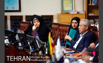 نخستین جلسه مجمع ٥١ نفره امید با حضور شهردار و استاندار تهران 20