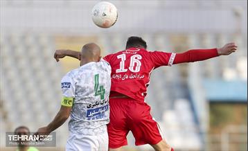 دیدار تیم های فوتبال پرسپولیس و آلومینیوم اراک 8