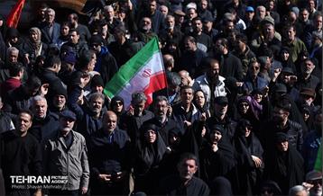 اجتماع مردم تهران در پی شهادت رهبر انقلاب - 1 7