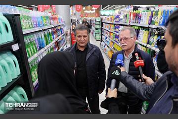 بازدید سخنگوی دولت از بازار میوه و تره‌بار و شهروند جلال آل احمد 18