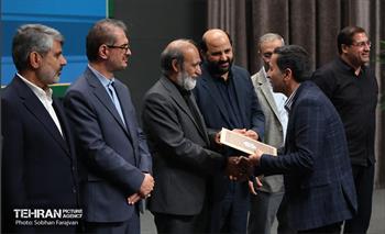 آیین تجلیل از برگزیدگان فصل تابستان مناطق ۲۲ گانه 12