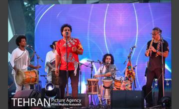 اجرای گروه موسیقی لیان در برج میلاد 19