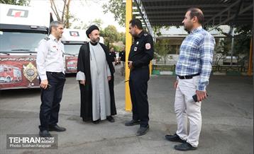 آیین بدرقه خادمین سازمان آتش‌نشانی 38