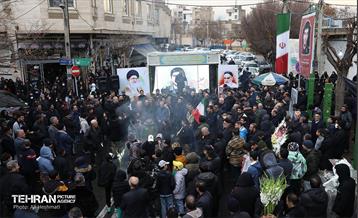 مراسم تشییع پیکر شهید مدافع حرم «حسین محمدی» 8