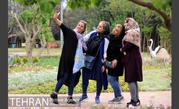 آیین بهره برداری باغ راز هستی 8