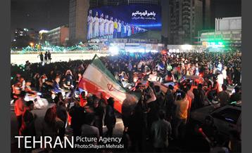 شادی خیابانی مردم بعد از پیروزی تیم ملی ایران 21