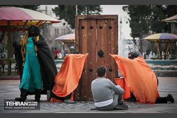 اجرای نمایش خیابانی در میدان نبوت 17