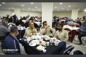 مراسم افطاری خادمین شهر در منطقه ۱۱ 15