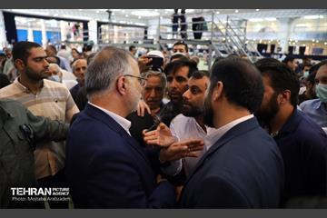 حضور شهردار تهران در نماز جمعه 32