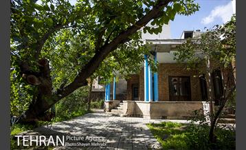 بازدید شهردار تهران ار خانه نیما یوشیج 3