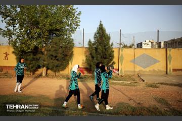 آکادمی فوتبال بانوان 27