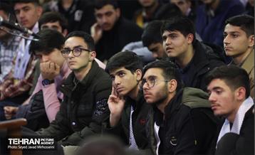 نشست صمیمانه شهردار تهران با دانش آموزان بسیجی سراسر کشور 29