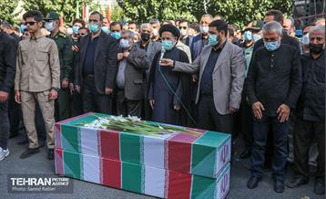 مراسم تشییع و خاکسپاری دوشهید گمنام دفاع مقدس در دریاچه چیتگر 10