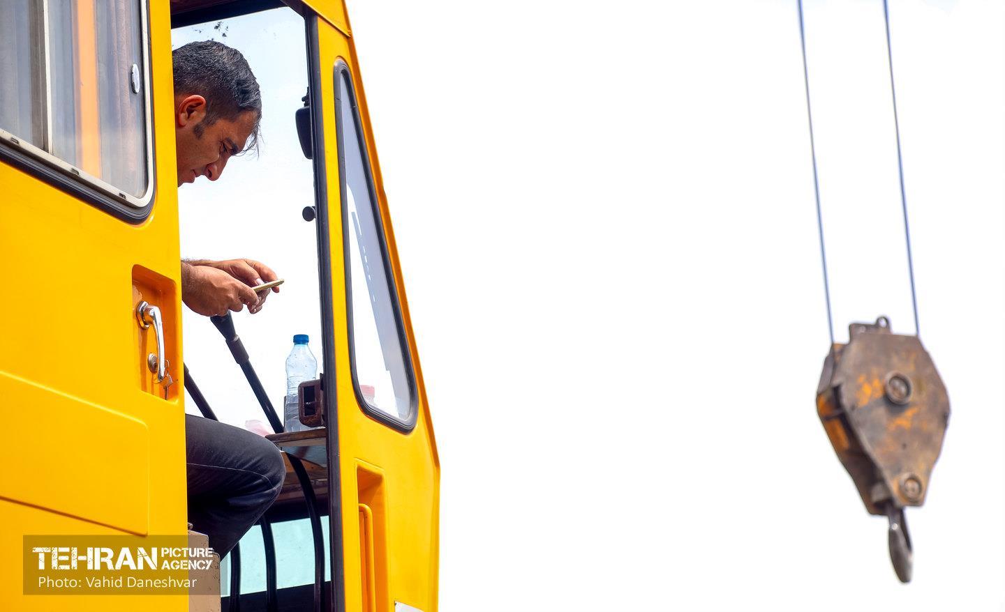 عملیات جمع آوری ریل‌ها و شاسی گذاری در حریم راه آهن تهران اهواز 10