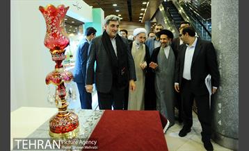 بازدید شهردار تهران از نمایشگاه عطر سیب 1