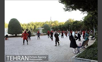ورزش همگانی در پارک لاله 7