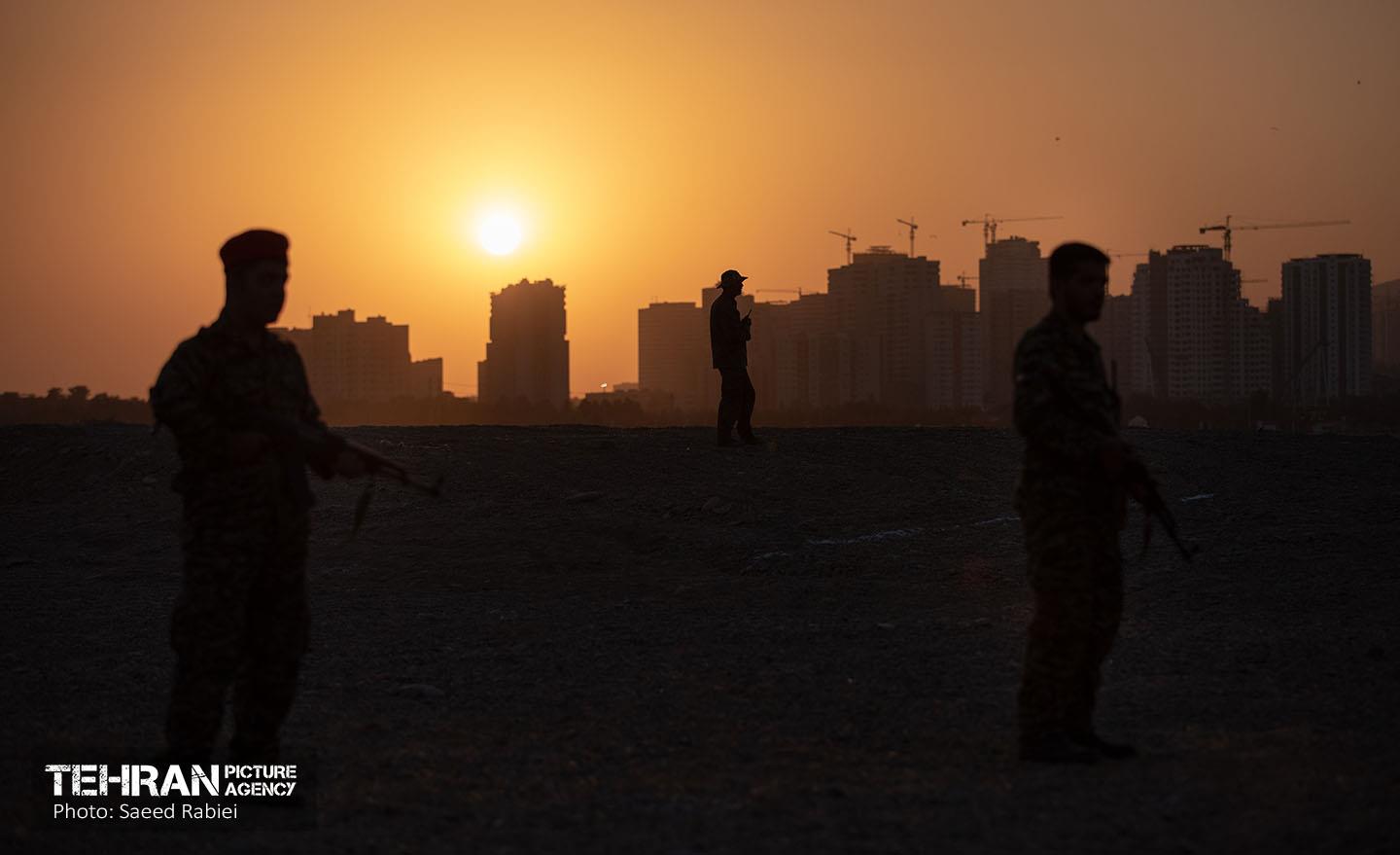 اجرای رزم نمایش آبی-خاکی والفجر ۸ در دریاچه چیتگر 33