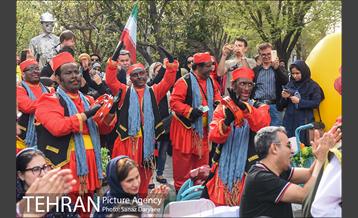 افتتاح نوروزگاه هنر در پیاده‌راه بلوار کشاورز 2