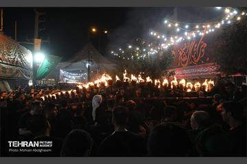 آیین مشعل‌گردانی در دولت آباد تهران 15