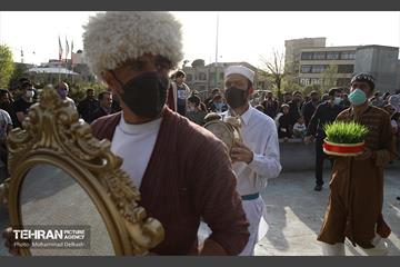 اجرای کارناوال نوروزی لبخند بهار در بوستان دانشجو 15