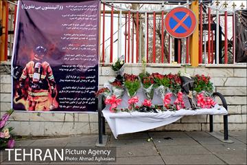 ادای احترام تهرانی ها به شهدای آتش نشان پلاسکو 9