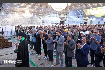 اهتزاز پرچم حرم سیدالشهدا(ع) بر فراز گنبد حرم عبدالعظیم حسنی(ع) 3