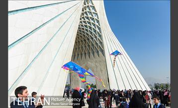 همایش زنگ تحرک و جشنواره بادبادک ها در میدان آزادی 18