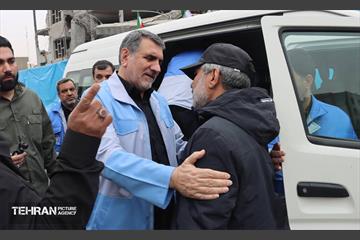 بازدید نمایندگان مجلس از نقاط آسیب دیده از جنگ در منطقه۴ 3