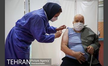آغاز به کار اولین مرکز تجمیعی واکسیناسیون کرونا در غرب تهران 35
