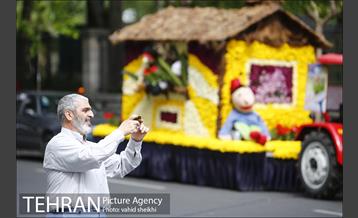 کاروان گل در خیابان بهشت 21