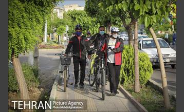 پویش سه شنبه های بدون خودرو در منطقه 8