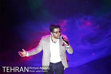 کنسرت حامد همایون در باغ کتاب 34