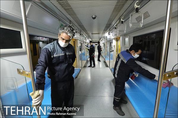 آغاز عملیات ضدعفونی کردن مترو تهران 4