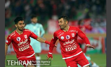 دیدار تیم های فوتبال پیکان و تراکتورسازی