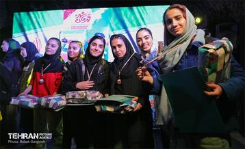 اختتامیه مسابقات ورزشی قهرمانان در منطقه 13 5