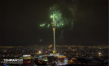 نورافشانی جشن پیروزی انقلاب اسلامی در برج میلاد 16