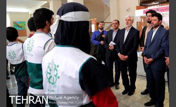 بازدید شجاع پوریان و دانش آموزان از موزه ملی ایران 12