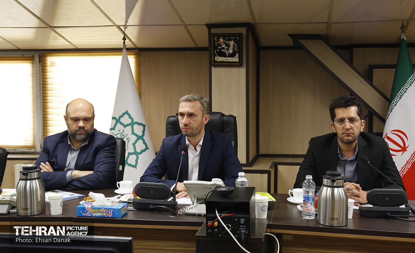 نشست مدیران ارتباطی صنایع و واحدهای تولیدی با شهردار منطقه ۲۱ 14