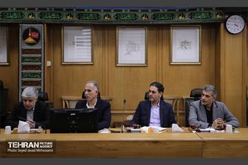 دیدار شهردار تهران با مدیر عامل فروشگاه‌های زنجیره‌ای اتکا 17