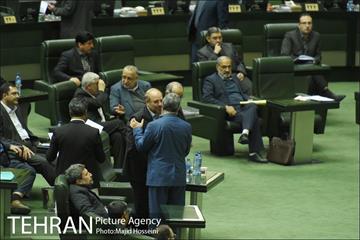 حضور شهردار تهران در جلسه علنی مجلس شورای اسلامی 15