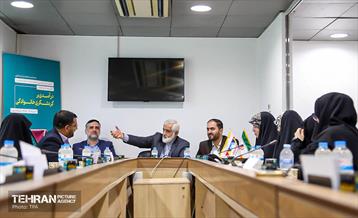 آیین رونمایی از کتاب «درآمدی برگردشگری خانوادگی» 11