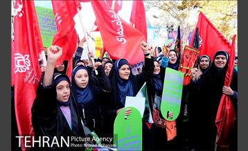 13 آبان، راهپیمایی روز دانش آموز 1