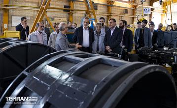 بازدید شهردار تهران از کارخانه خودروسازی «عقاب افشان» 11