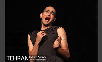 نمایش مستاجر‎ 16