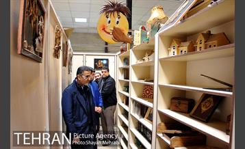 بازدید قائم مقام معاونت اجتماعی و جعمی از هنرمندان از سرای امید طلوع 21