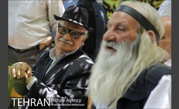 رونمایی از کتاب در گذری بر دروازه غار 22