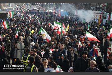 راهپیمایی یوم الله 22 بهمن 4